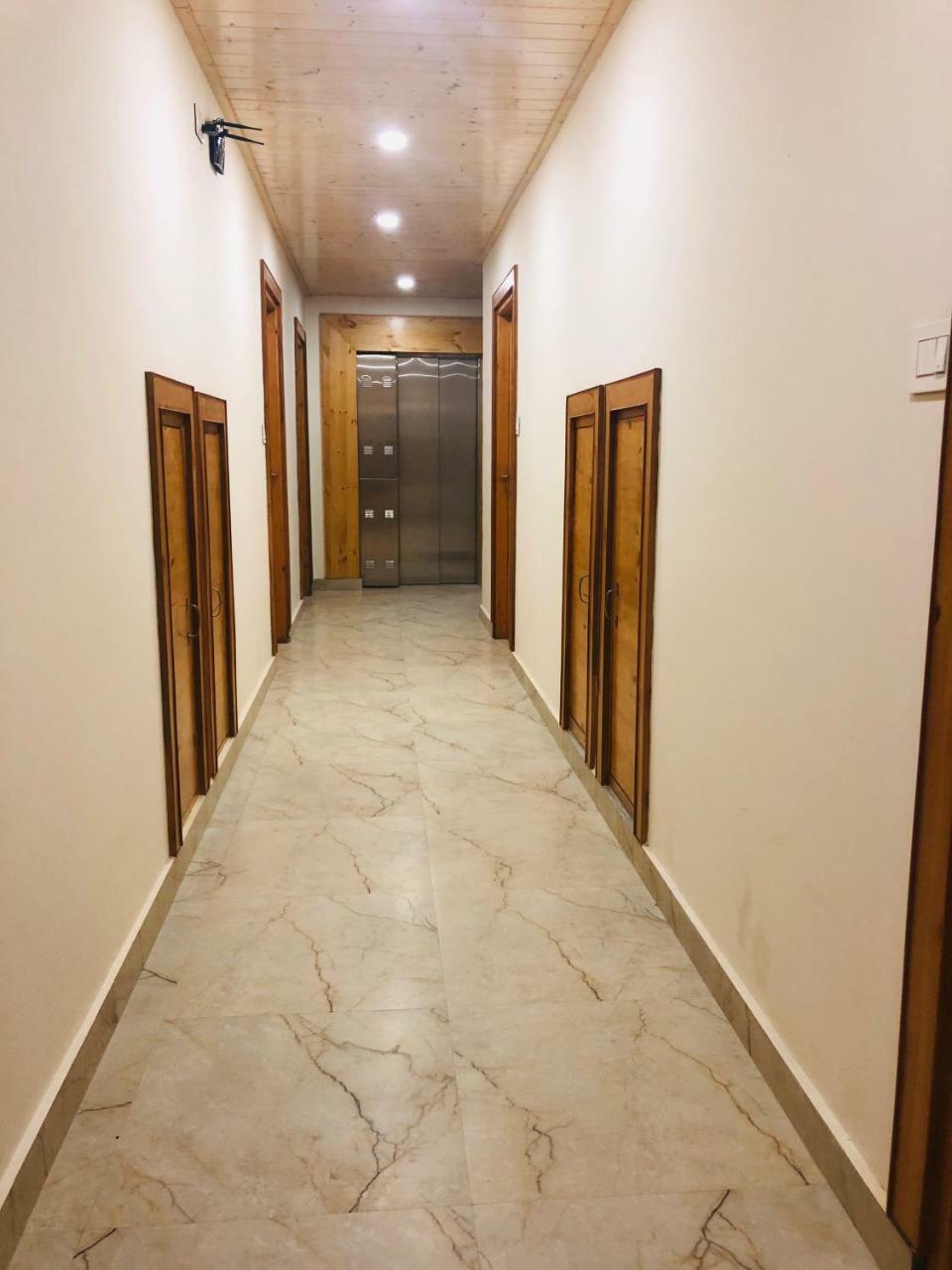 Pashmina Hotel Manāli Kültér fotó