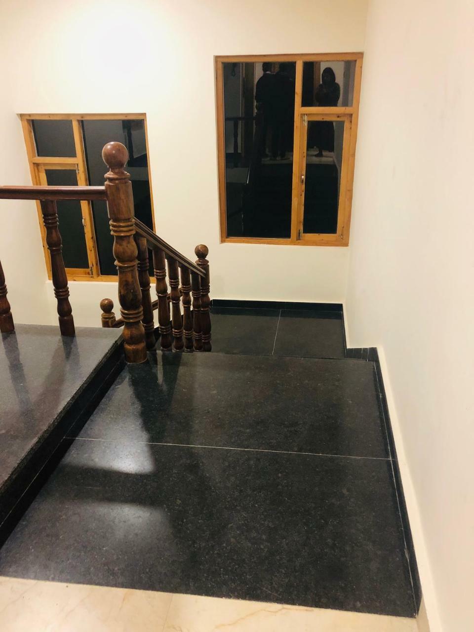Pashmina Hotel Manāli Kültér fotó