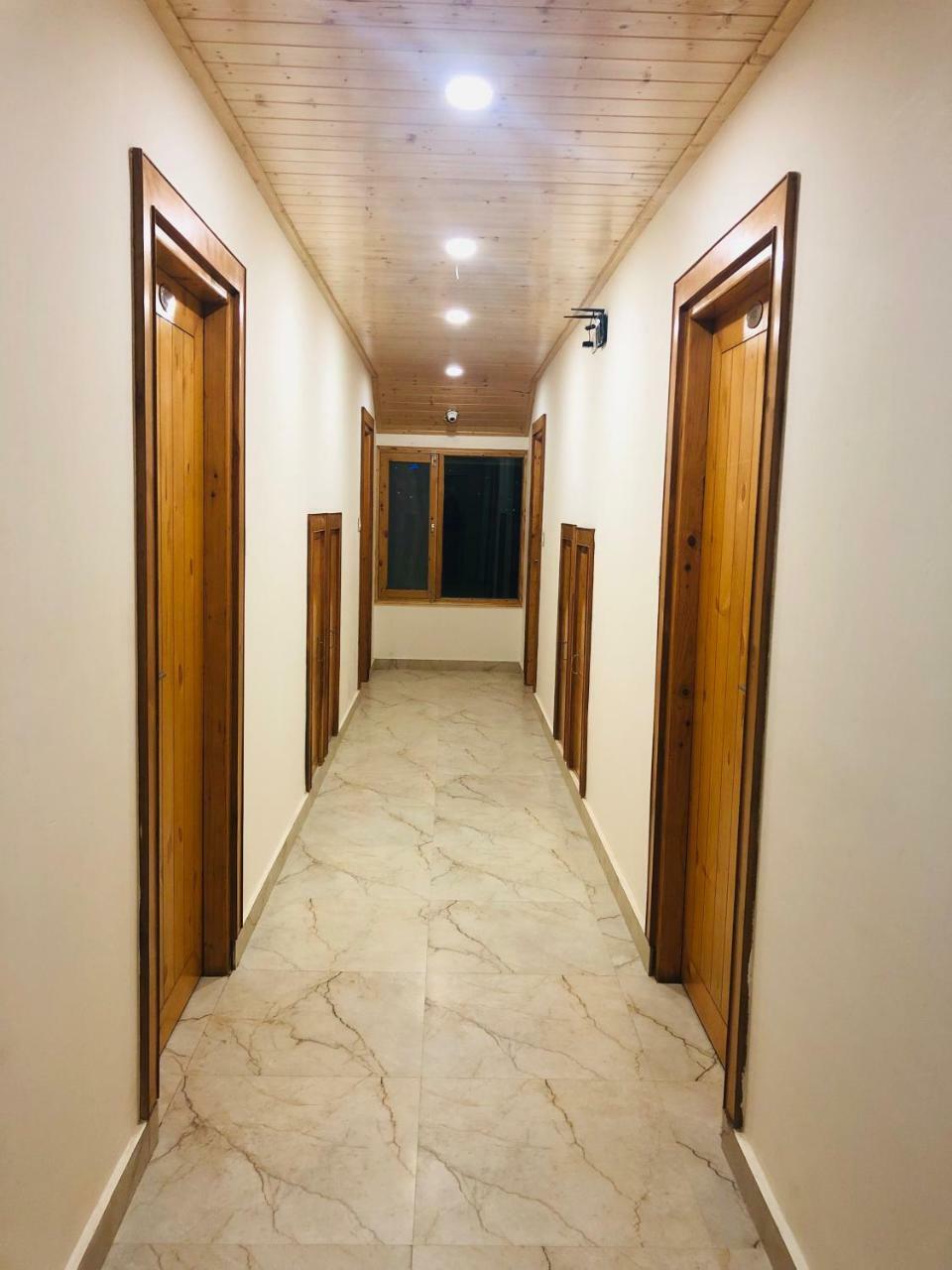 Pashmina Hotel Manāli Kültér fotó